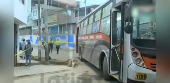 Asesinan a chofer de la línea ‘Nueva América’ en SJM frente a pasajeros que iban a bordo Asesinan a chofer de la línea ‘Nueva América’ en SJM frente a pasajeros que iban a bordo