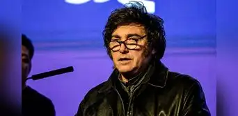 Milei acepta "una clara derrota" tras el triunfo del peronismo en Buenos Aires, pero niega algún cambio en su gestión