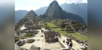 Discordia por el monopolio en la ruta de acceso a la ciudadela de Machu Picchu genera demoras a los turistas Discordia por el monopolio en la ruta de acceso a la ciudadela de Machu Picchu genera demoras a los turistas