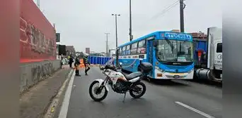 Accidente en Vía Evitamiento: aparatoso choque deja un motociclista fallecido y caos vehicular Accidente en Vía Evitamiento: aparatoso choque deja un motociclista fallecido y caos vehicular