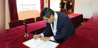 Dr. Roger Alonso Chacón Coa juramente como Juez Supernumerario del Segundo Juzgado de Investigación Preparatoria de Mariscal Nieto Dr. Roger Alonso Chacón Coa juramente como Juez Supernumerario del Segundo Juzgado de Investigación Preparatoria de Mariscal Nieto