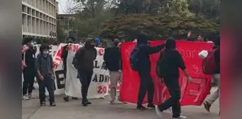 Estudiantes toman San Marcos en contra de la privatización de la universidad Estudiantes toman San Marcos en contra de la privatización de la universidad