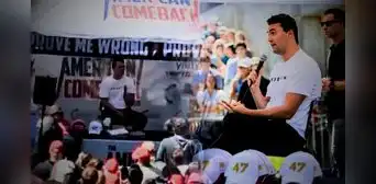 Así fue el preciso momento en que Charlie Kirk, aliado de Trump, recibe un disparo en un evento en EEUU