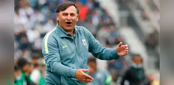 Carlos Bustos recuerda bajas expectativas cuando llegó a Alianza Lima: "Era Liga 2 o una mínima posibilidad de Liga 1" Carlos Bustos recuerda bajas expectativas cuando llegó a Alianza Lima: "Era Liga 2 o una mínima posibilidad de Liga 1"
