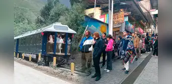 PNP pide a empresas ferroviarias reanudar servicio para evacuar a más de 2 mil turistas en Machu Picchu PNP pide a empresas ferroviarias reanudar servicio para evacuar a más de 2 mil turistas en Machu Picchu