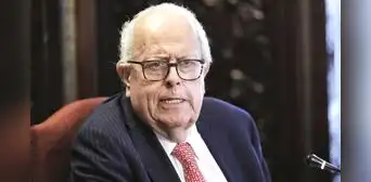 ¿Retiro AFP sin impacto en consumo? Julio Velarde: "Da la impresión que irá a ahorro o inversión" ¿Retiro AFP sin impacto en consumo? Julio Velarde: "Da la impresión que irá a ahorro o inversión"
