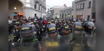 5000 policías desplegados en las calles durante la marcha contra Boluarte y el Congreso 5000 policías desplegados en las calles durante la marcha contra Boluarte y el Congreso