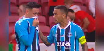 Prensa brasileña no perdona a Erick Noriega por cometer 2 penales en Gremio: "Imprudente, como mínimo" Prensa brasileña no perdona a Erick Noriega por cometer 2 penales en Gremio: "Imprudente, como mínimo"