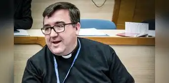 Detienen a sacerdote en España tras hallarle "tusi", peligrosa cocaína rosa, durante viaje de vacaciones