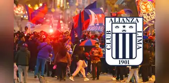 Hincha de Alianza Lima relata cómo fue agredido por fanáticos de la U. de Chile: "Hicieron que me sacara la polera" Hincha de Alianza Lima relata cómo fue agredido por fanáticos de la U. de Chile: "Hicieron que me sacara la polera"