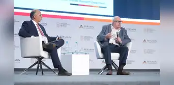 Julio Velarde transmite calma: “Ya quisieran otros países grandes de América Latina la situación fiscal del Perú” Julio Velarde transmite calma: “Ya quisieran otros países grandes de América Latina la situación fiscal del Perú”
