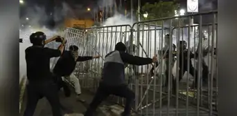Marcha 'Generación Z': Un adulto mayor y una mujer resultan heridos tras represión de la PNP Marcha 'Generación Z': Un adulto mayor y una mujer resultan heridos tras represión de la PNP