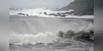 Cierran más de 60 puertos en litoral peruano por oleaje anómalo: emiten alerta roja en Lima, La Libertad, Arequipa y Moquegua