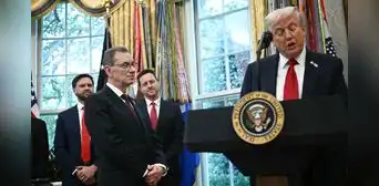 Donald Trump y Pfizer anuncian un acuerdo para bajar los precios de los medicamentos en EE.UU. Donald Trump y Pfizer anuncian un acuerdo para bajar los precios de los medicamentos en EE.UU.