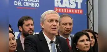 Chile: candidato acusa de cobardía y corrupción a Gabriel Boric por criticar su plan de recorte fiscal