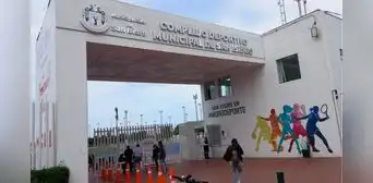 Vecinos de San Isidro protestan contra cierre repentino de Polideportivo: cerca de 250 familias afectadas Vecinos de San Isidro protestan contra cierre repentino de Polideportivo: cerca de 250 familias afectadas