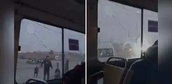 Paro de transportistas en el Callao: bus que trasladaba pasajeros fue atacado a pedradas en la av. Gambetta Paro de transportistas en el Callao: bus que trasladaba pasajeros fue atacado a pedradas en la av. Gambetta