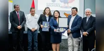 Fospibay presenta programa iluminando Sechura con inversión de más de S/ 46 millones en electrificación Fospibay presenta programa iluminando Sechura con inversión de más de S/ 46 millones en electrificación