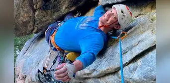 Joven influencer y escalador de EE.UU. muere durante transmisión en TikTok tras caer desde lo alto de una montaña Joven influencer y escalador de EE.UU. muere durante transmisión en TikTok tras caer desde lo alto de una montaña