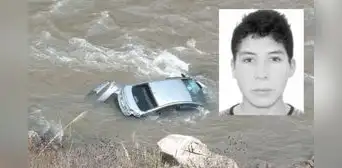 Vehículo con cinco policías cae al río Mantaro en La Oroya: cuatro sobreviven y uno continúa desaparecido Vehículo con cinco policías cae al río Mantaro en La Oroya: cuatro sobreviven y uno continúa desaparecido