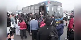 Transportistas anuncian nuevo paro este lunes 6 de octubre por la alta criminalidad: "Estamos en guerra" Transportistas anuncian nuevo paro este lunes 6 de octubre por la alta criminalidad: "Estamos en guerra"