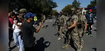 Donald Trump declara a ciudades gobernadas por demócratas como 'zonas de guerra' para justificar envío de tropas