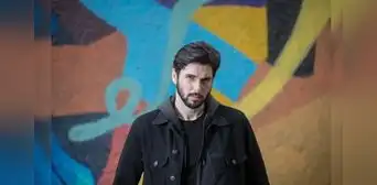 Jason Day: “La manera en que cae una dictadura en Perú para que aparezca una democracia frívola sería un buen thriller”