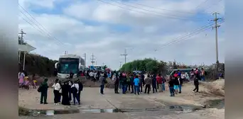 Bloquean carretera en Piura luego de que madre de familia perdiera la vida en accidente de tránsito Bloquean carretera en Piura luego de que madre de familia perdiera la vida en accidente de tránsito