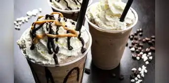 Aprende a preparar un Frappé para celebrar su día este 7 de octubre