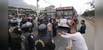 Gremios del transporte al Congreso: "El Perú es uno de los países con mayor cantidad de leyes y el más corrupto" Gremios del transporte al Congreso: "El Perú es uno de los países con mayor cantidad de leyes y el más corrupto"