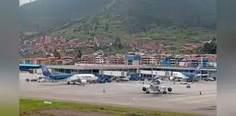 Latam cancelará vuelos a Cusco por mantenimiento en la pista del aeropuerto el 13 y 14 de octubre Latam cancelará vuelos a Cusco por mantenimiento en la pista del aeropuerto el 13 y 14 de octubre