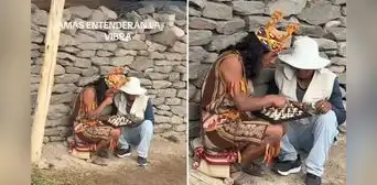 Turista sorprendido al ver a hombre vestido de inca jugando ajedrez y usuarios bromean: “Pizarro vs. Atahualpa” Turista sorprendido al ver a hombre vestido de inca jugando ajedrez y usuarios bromean: “Pizarro vs. Atahualpa”