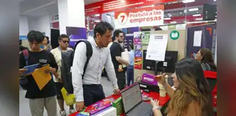 Empleo formal creció 5,2% en agosto y suma 17 meses al alza Empleo formal creció 5,2% en agosto y suma 17 meses al alza