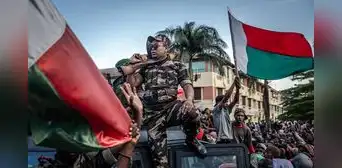El presidente de Madagascar huye del país tras el apoyo de los soldados a las protestas de la Generación Z El presidente de Madagascar huye del país tras el apoyo de los soldados a las protestas de la Generación Z