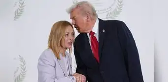 Trump genera polémica al lanzar incómodo comentario a primera ministra de Italia: "Me arriesgo, pero es cierto" Trump genera polémica al lanzar incómodo comentario a primera ministra de Italia: "Me arriesgo, pero es cierto"