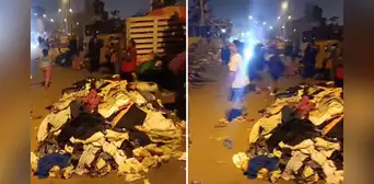 Tiktoker muestra cómo la ropa donada a víctimas del incendio en Pamplona Alta quedó regada en la calle: “Hay muchísima” Tiktoker muestra cómo la ropa donada a víctimas del incendio en Pamplona Alta quedó regada en la calle: “Hay muchísima”