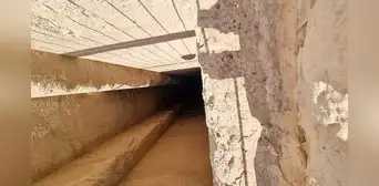 Las puertas hacia un mundo subterráneo: túneles secretos bajo las pirámides de Giza