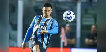 Erick Noriega recibió elogios de prestigioso medio brasileño tras la victoria de Gremio ante Sao Paulo: "Mantuvo su nivel" Erick Noriega recibió elogios de prestigioso medio brasileño tras la victoria de Gremio ante Sao Paulo: "Mantuvo su nivel"