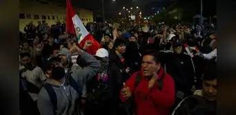 Un joven en coma tras represión policial y una niña afectada por bomba lacrimógena durante la marcha del 15 de octubre Un joven en coma tras represión policial y una niña afectada por bomba lacrimógena durante la marcha del 15 de octubre