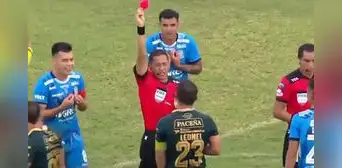 Partido de liga boliviana entre Blooming y Bolívar terminó con 7 expulsados y 8 jugadores con tarjeta amarilla Partido de liga boliviana entre Blooming y Bolívar terminó con 7 expulsados y 8 jugadores con tarjeta amarilla
