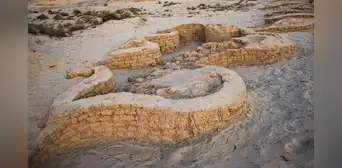 Arqueólogos descubren una fortaleza militar egipcia de 3.500 años con hornos y un trozo de masa que no se llegó a comer