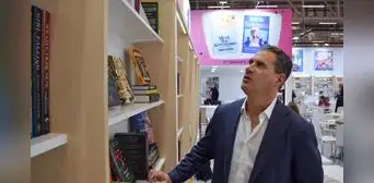 La censura literaria aumenta: EE.UU. multiplica las prohibiciones de libros sobre temas raciales y LGBTQ La censura literaria aumenta: EE.UU. multiplica las prohibiciones de libros sobre temas raciales y LGBTQ