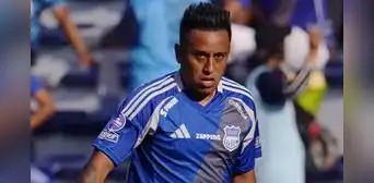 Prensa ecuatoriana arremete contra Christian Cueva por su mal presente en Emelec: “Es uno más” Prensa ecuatoriana arremete contra Christian Cueva por su mal presente en Emelec: “Es uno más”