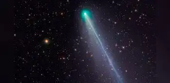 El cometa Lemmon, que aparece una vez cada mil años, está su punto máximo y es visible junto a la lluvia de estrellas oriónidas