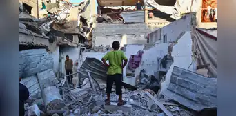 Gaza está enterrada bajo 61 millones de toneladas de escombros tras dos años de guerra, según un informe de la ONU Gaza está enterrada bajo 61 millones de toneladas de escombros tras dos años de guerra, según un informe de la ONU
