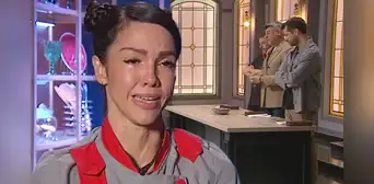 Paloma Fiuza se quiebra tras recibir dura evaluación de chef durante su participación en reality chileno: "No lo hice bien" Paloma Fiuza se quiebra tras recibir dura evaluación de chef durante su participación en reality chileno: "No lo hice bien"