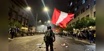 Brigadas de rescate, los salvavidas de las movilizaciones en Lima: "Salimos todos y regresamos todos" Brigadas de rescate, los salvavidas de las movilizaciones en Lima: "Salimos todos y regresamos todos"