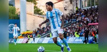 Joao Grimaldo toca el cielo con las manos en Letonia: alzó su primer título en el extranjero y podría jugar la Champions League