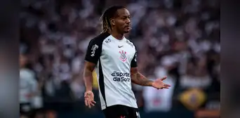 Prensa brasileña no perdonó a André Carrillo, pese a inesperado regreso en Corinthians tras dura lesión: "Le falta la calidad que tuvo antes"