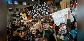 Primer ministro aclara que las protestas seguirán permitidas, pero con restricciones
